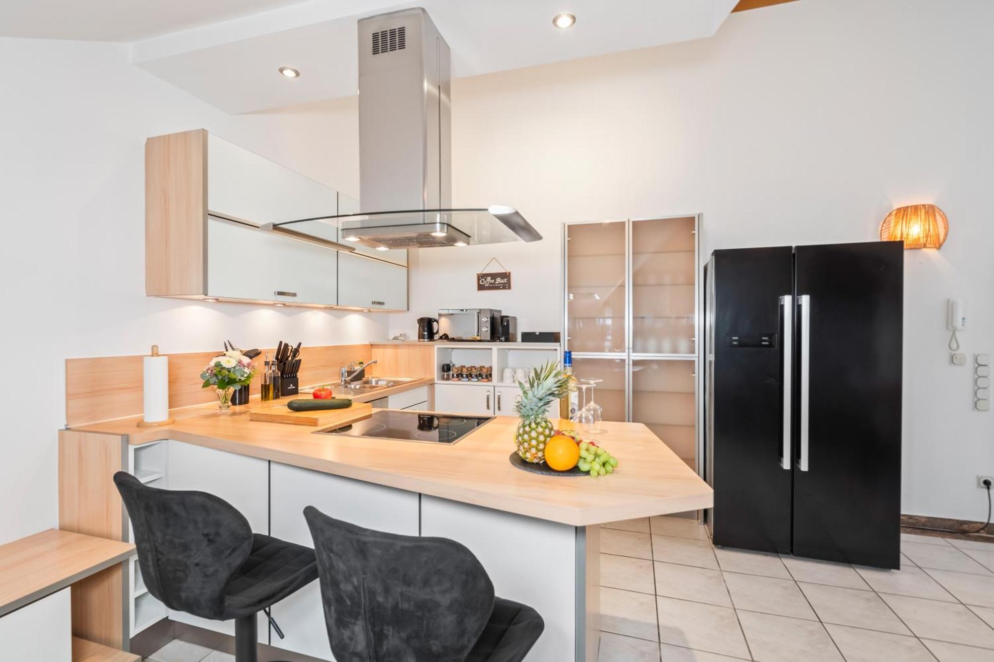 Stadtoase Fulda Mit Flair - Whirlpool, Balkon, 2Xparkplaetze, Highspeed Wlan Buitenkant foto